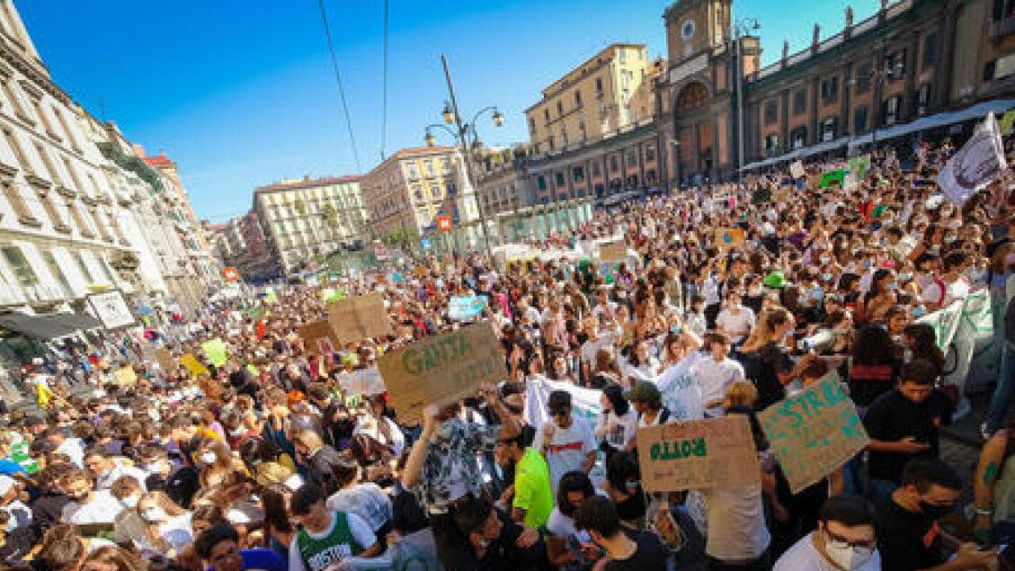 إيطاليا: مسيرات في 70 مدينة إيطالية من أجل "التغير المناخي" - ALL RIGHTS RESERVED