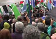 Gridano 'assassini' alla Brigata ebraica, insulti al corteo a Milano © ANSA