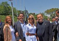 Silvio Berlusconi, accompagnato da Francesca Pascale, a Bocca di Magra (La Spezia) - PAOLO ZEGGIO © ANSA