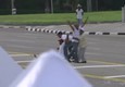 Polizia cubana trascina via tre persone, distribuivano volantini © ANSA