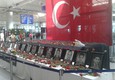 Le immagini delle vittime dell'attentato di Istanbul all'interno dell'aeroporto © Ansa