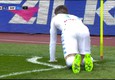 Fermo immagine tratto da Sky Sport mostra il centrocampista del Napoli, Dries Mertens, mentre  festeggia il primo goal vicino alla bandierina dell'angolo mimando il gesto di un cane che fa pipì © 