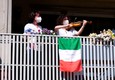 25 aprile: partigiani sul balcone, violinista suona 'Bella ciao' © ANSA