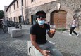 Fase 2, la 'non-movida' di Roma: mantenere le distanze senza rinunciare all'aperitivo © ANSA