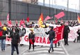 Sciopero generale, i sindacati di base bloccano il porto di Napoli © ANSA