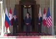 La stretta di mano tra Biden e Putin da' il via al summit di Ginevra © ANSA
