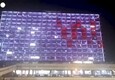 Tel Aviv si schiera con le donne iraniane: il messaggio luminoso sul municipio (ANSA)