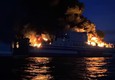 Incendio a bordo di un traghetto della Grimaldi tra Brindisi e la Grecia, i soccorsi della Gdf © ANSA
