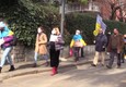 Ucraina, manifestazione a Milano: cartelli e bandiere davanti al consolato russo © ANSA
