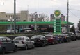 Ucraina, a Kiev lunghe code ai distributori per i rifornimenti di carburante © ANSA
