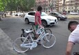 Torino, la protesta per il ciclista investito dalla polizia (ANSA)