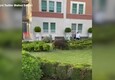 Due cinghiali passeggiano nei giardini dell'ospedale Villa San Pietro a Roma (ANSA)