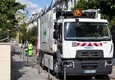 Raccolta rifiuti a zero emissioni in una zona di Parigi (ANSA)
