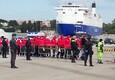 Migranti, sbarcate a Brindisi le 105 persone della nave Emergency © ANSA