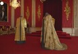 Carlo III, gli abiti dell'incoronazione presentati a Buckingham Palace © ANSA