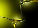 Olio extravergine di oliva (ANSA)