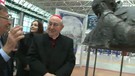 Giovanni Paolo II in 'mostra' all'aeroporto di Fiumicino (ANSA)