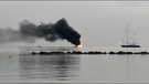 Alghero, yacht in fiamme davanti al lido(ANSA)