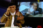 In tv col fucile giura di morire per Gheddafi