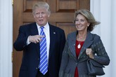 Trump nomina Betsy Devos all'Istruzione (ANSA)