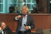 Grillo nega domande a giornalisti, lite in aula a Bruxelles