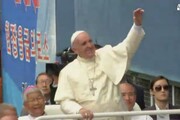 Papa in Corea, no a economie disumane