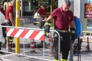 Esplosione in tombino, 3 feriti a Roma