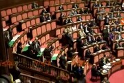M5S lascia Senato, Tricolore sui banchi