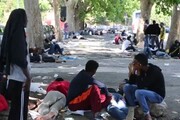 Roma: centinaia di migranti accampati in strada