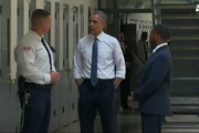 Obama 'rompe' tabu' e visita un carcere