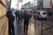 Nella zona della sparatoria a Parigi