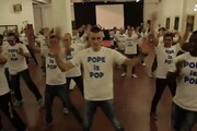 Pope in pop, detenuti danzano per il papa