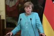 UE, Merkel: ''Non possiamo abbandonarci, ne' chiudere confini''