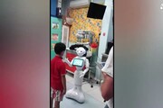 Ecco Pepper, il robot che fa passare la paura ai bambini