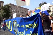 G7 Ischia, la partenza dei manifestanti da Napoli