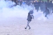 Violente contestazioni durante comizio di Le Pen