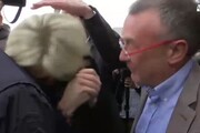 Uova contro Marine Le Pen