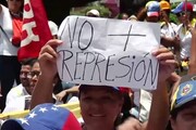 Le donne in piazza sfidano Maduro, 'basta con il regime'