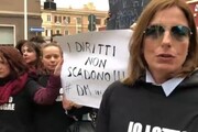 Cagliari, protestano docenti elementari e infanzia