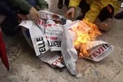 Manifestazione No Tap, bruciate foto politici M5S e tessere elettorali