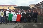 Pernigotti: lavoratori cantano inno Mameli davanti alla fabbrica