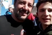 15enne 'beffa' Salvini con un video-selfie