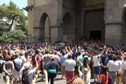 Funerali De Crescenzo, chiesa gremita a Napoli
