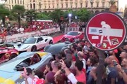 Festa in rosso a Milano per i 90 anni della Ferrari