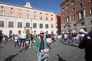 Roma, la protesta dei ristoratori contro la chiusura alle 18