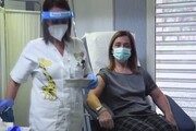 Vax Day, un'infermiera e' la prima vaccinata di Codogno