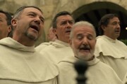 Parte 'La Casa di carta 4': i monaci fiorentini cantano Battiato