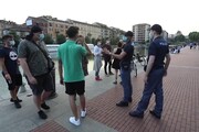 Fase 2, i controlli della polizia sulla Darsena a Milano