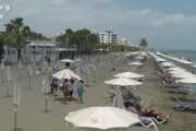 Coronavirus, a Cipro parte la stagione balneare dopo il lockdown