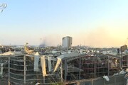 Beirut si risveglia dopo le esplosioni, edifici sventrati